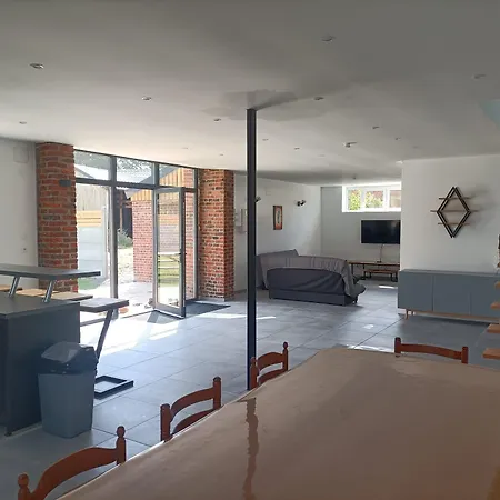 Le Domaine De L'ebenne بيت للعطل *