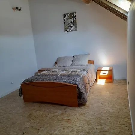 Le Domaine De L'ebenne بيت للعطل *